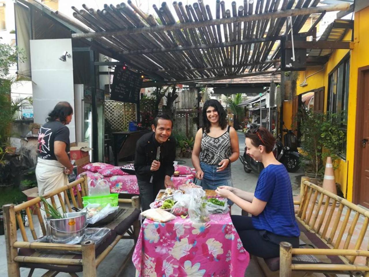 Cody Guesthouse Chiang Mai Bagian luar foto