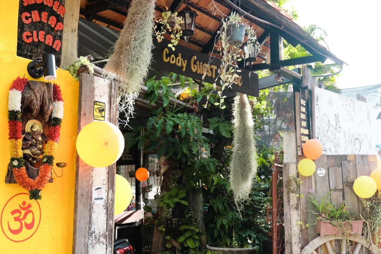 Cody Guesthouse Chiang Mai Bagian luar foto