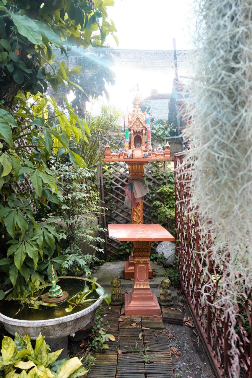 Cody Guesthouse Chiang Mai Bagian luar foto